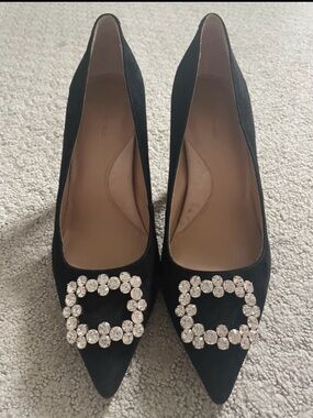 Banana Republic Black Madison 12-Hour Suede Pump with Crystal Buckle size 9
